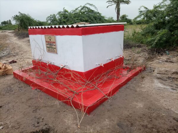 Water Tank System with Solar Panels & Submersible Pump - Image 4